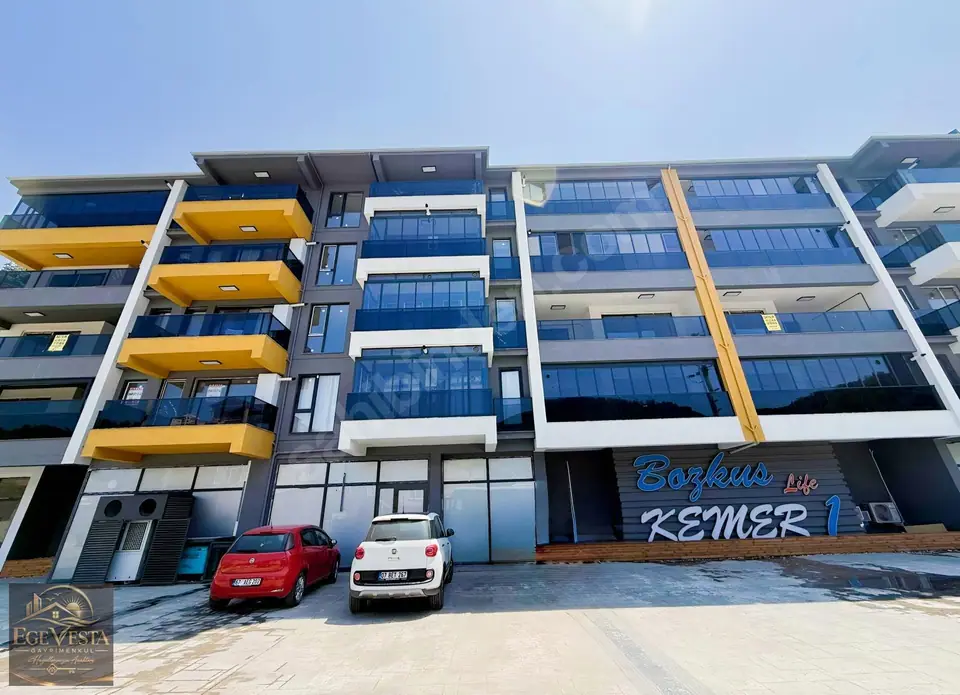 Kemerde Anayola Cephe Okullar Bölgesinde Eşyasız Kiralık 1+1