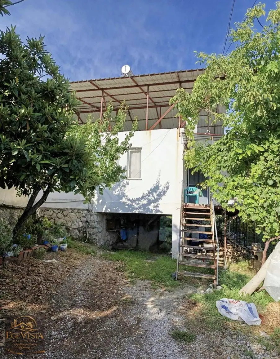 Seydikemer Döğerde 1453 m² 2 Adet Kargir Ev Olan